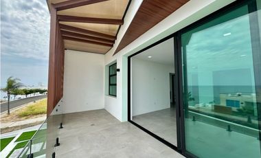 CASA DUPLEX VISTA AL MAR EN URBANIZACIÓN CIUDAD DEL MAR, SUR DE MANTA