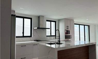 CASA DUPLEX VISTA AL MAR EN URBANIZACIÓN CIUDAD DEL MAR, SUR DE MANTA