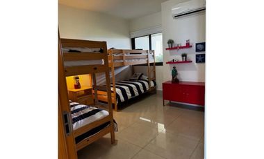 SE VENDE BELLO APARTAMENTO DE PLAYA EN SAN CARLOS