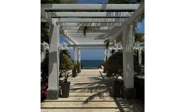 SE VENDE BELLO APARTAMENTO DE PLAYA EN SAN CARLOS