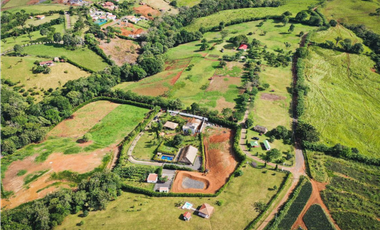 SE VENDEN LOTES DE 2000 MT2 EN CHORRERA (PD)