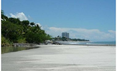 SE VENDE TERRENO BEACHFRONT FRENTE LA PLAYA