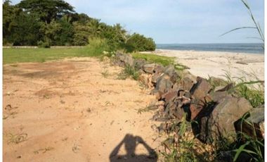 SE VENDE TERRENO BEACHFRONT FRENTE LA PLAYA