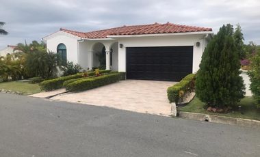 Venta o alquiler: Casa 3 habitaciones en Hacienda Pacífica, San Carlos