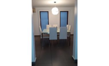Venta: Casa duplex en calle 61, Obarrio