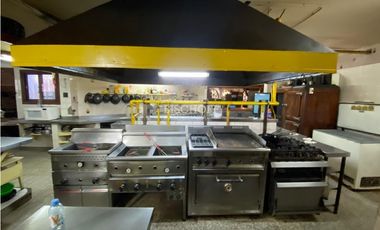 EXCELENTE LOCAL GASTRONOMICO EN ESQUINA, SOBRE AVENIDA 3