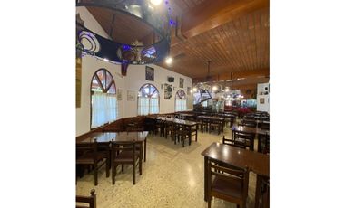 EXCELENTE LOCAL GASTRONOMICO EN ESQUINA, SOBRE AVENIDA 3