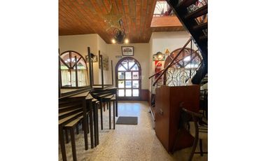 EXCELENTE LOCAL GASTRONOMICO EN ESQUINA, SOBRE AVENIDA 3