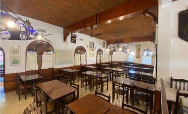 EXCELENTE LOCAL GASTRONOMICO EN ESQUINA, SOBRE AVENIDA 3