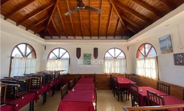 EXCELENTE LOCAL GASTRONOMICO EN ESQUINA, SOBRE AVENIDA 3