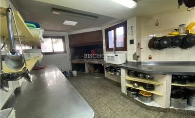 EXCELENTE LOCAL GASTRONOMICO EN ESQUINA, SOBRE AVENIDA 3