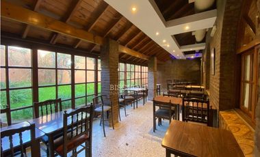 EXCELENTE LOCAL GASTRONOMICO EN ESQUINA, SOBRE AVENIDA 3