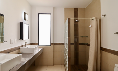 CASA EN VENTA EN MORELIA, CON ACCESO A CANCHA DE PADEL, ZONA ALTOZANO