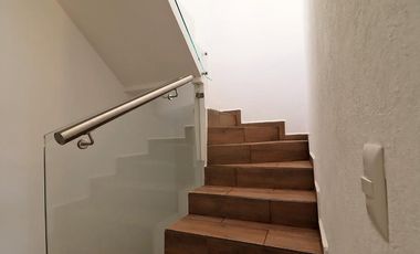 CASA EN VENTA EN MORELIA, CON ACCESO A CANCHA DE PADEL, ZONA ALTOZANO