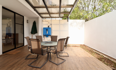 CASA EN VENTA EN MORELIA, CON ACCESO A CANCHA DE PADEL, ZONA ALTOZANO