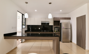 CASA EN VENTA EN MORELIA, CON ACCESO A CANCHA DE PADEL, ZONA ALTOZANO