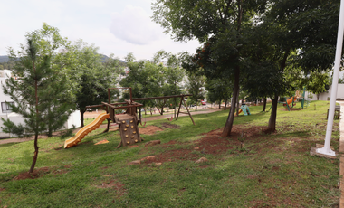 CASA EN VENTA EN MORELIA, CON ACCESO A CANCHA DE PADEL, ZONA ALTOZANO