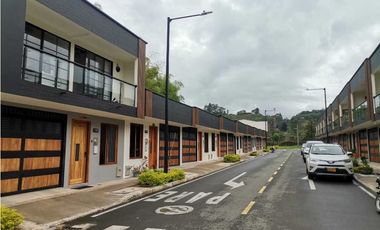 Casa para la venta en unidad abierta en la ceja (LDC)