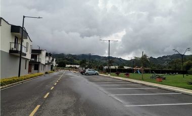 Casa para la venta en unidad abierta en la ceja (LDC)