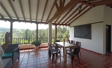 VENDO FINCA MARINILLA VIA PEÑOL 8 MIL METROS CH