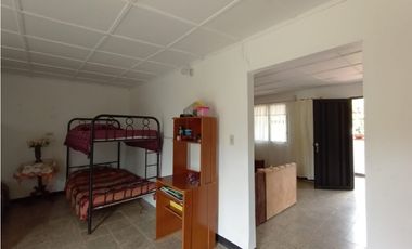 VENDO FINCA MARINILLA VIA PEÑOL 8 MIL METROS CH