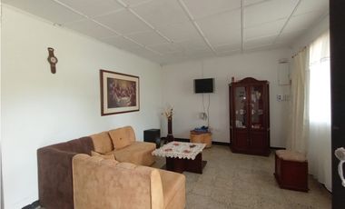 VENDO FINCA MARINILLA VIA PEÑOL 8 MIL METROS CH