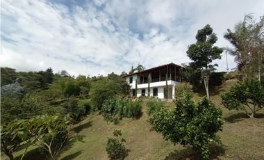 VENDO FINCA MARINILLA VIA PEÑOL 8 MIL METROS CH