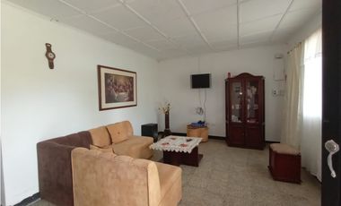 VENDO FINCA MARINILLA VIA PEÑOL 8 MIL METROS CH