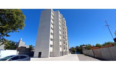 Cuatro ambientes, dos baños,  balcón y cochera a estrenar