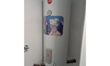 Cuatro ambientes, dos baños,  balcón y cochera a estrenar