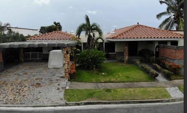 SE ALQUILA CASA DE PLAYA CON PISCINA EN SAN CARLOS