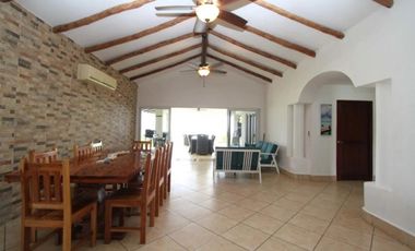 SE ALQUILA CASA DE PLAYA CON PISCINA EN SAN CARLOS