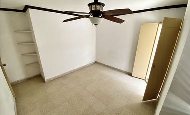 Se vende clásico apartamento en PH Las Perlas