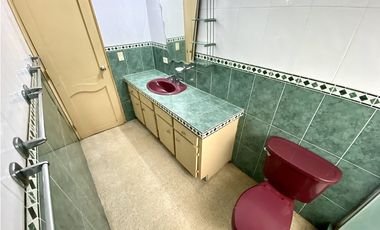 Se vende clásico apartamento en PH Las Perlas