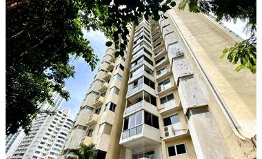Se vende clásico apartamento en PH Las Perlas