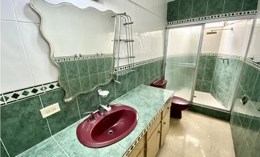 Se vende clásico apartamento en PH Las Perlas