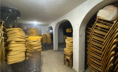 VILLA DE LAS FUENTES / 2 NIVELES / 4 HABITACION / 380 M2 / 3 BAÑOS
