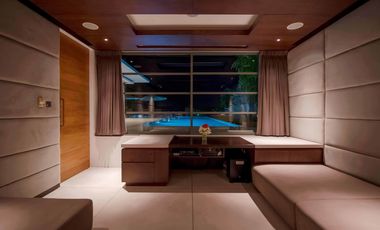 Luxurious Sea View Villa in Prime Location