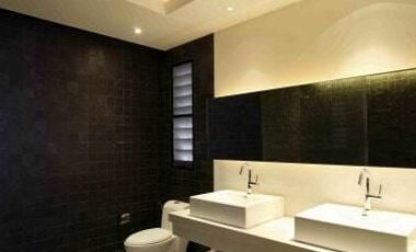 Luxurious Sea View Villa in Prime Location