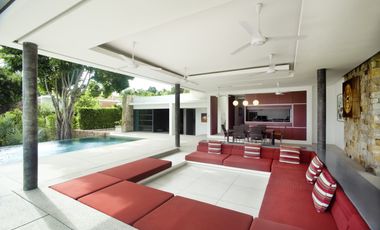 Luxurious Sea View Villa in Prime Location