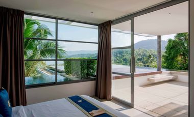 Luxurious Sea View Villa in Prime Location