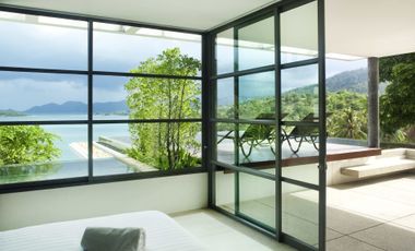 Luxurious Sea View Villa in Prime Location