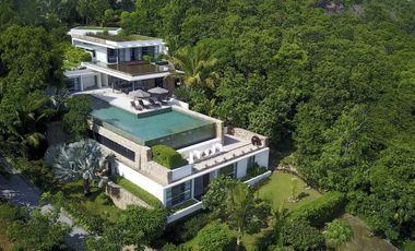 Luxurious Sea View Villa in Prime Location