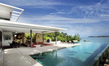 Luxurious Sea View Villa in Prime Location
