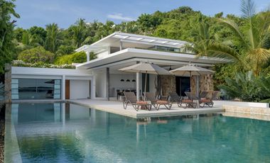 Luxurious Sea View Villa in Prime Location