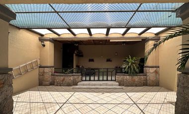 Jardines de La Paz, Emiliano Zapata