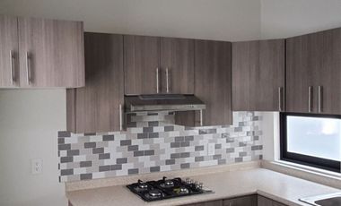 Casa recién renovada lista para reestrenarse.