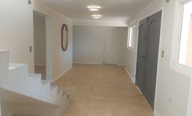 Oportunidad de parcela en Bollenar con linda casa estilo Georgian en excelente estado