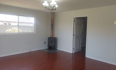 Oportunidad de parcela en Bollenar con linda casa estilo Georgian en excelente estado