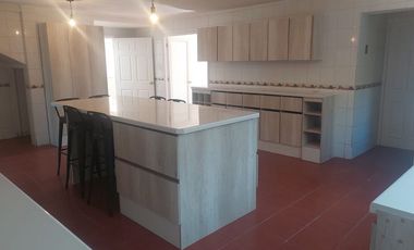 Oportunidad de parcela en Bollenar con linda casa estilo Georgian en excelente estado